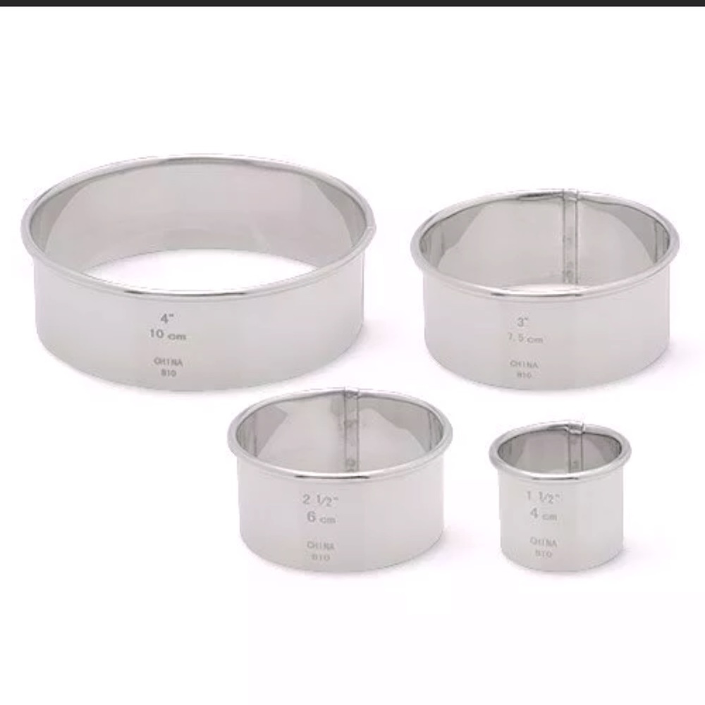 Pampered chef biscuit cutter set
